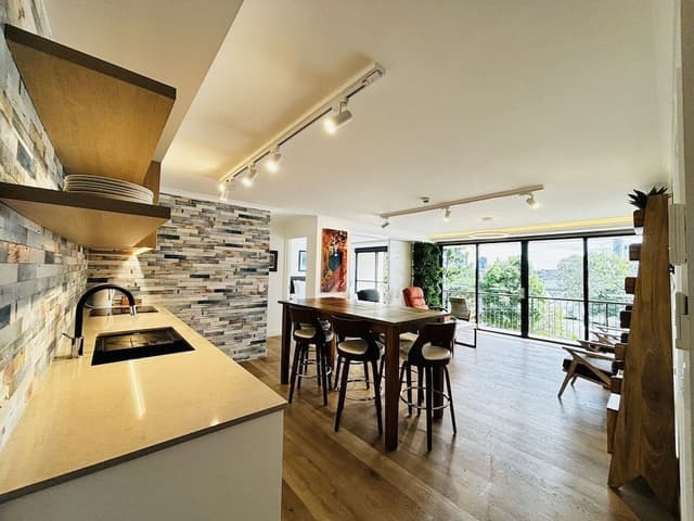 Deluxe Riverview Apartment