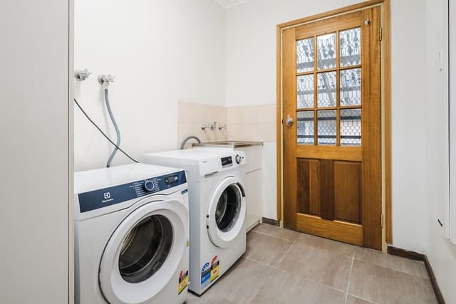 Two Bedroom Apartment with Garden