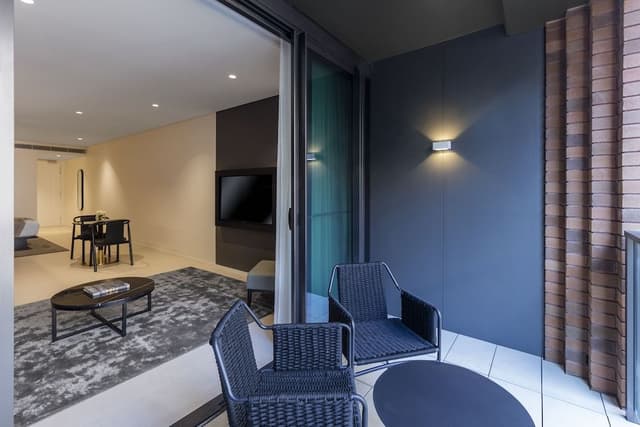 Deluxe Studio Suite