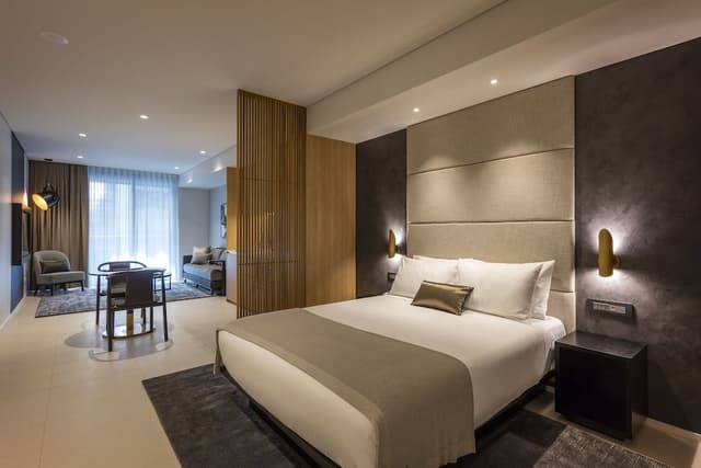 Deluxe Studio Suite