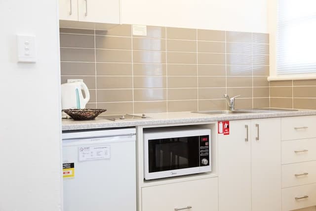 One-Bedroom Queen Apartment
