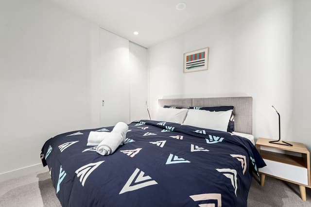 2 Bedroom King Bed Apartment