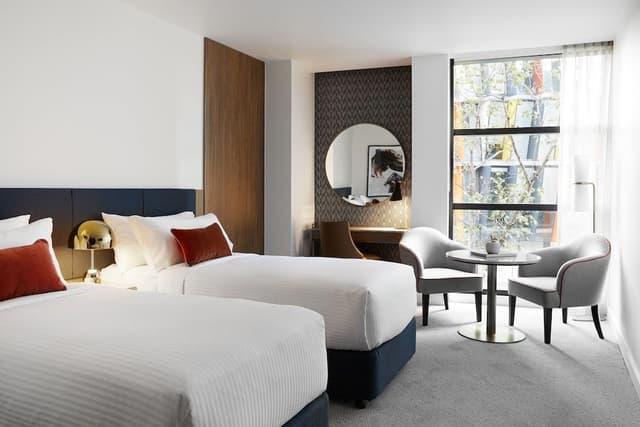 Premium Room, 1 King Bed, City View