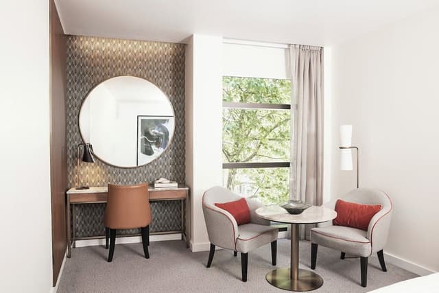 Standard Room, 1 King Bed, City View