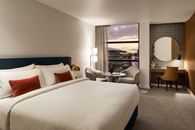 Premium Room, 1 King Bed, City View