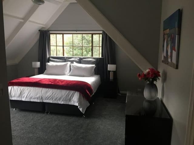 House, 5 Bedrooms