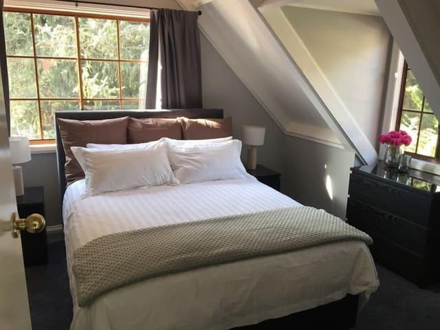 House, 5 Bedrooms