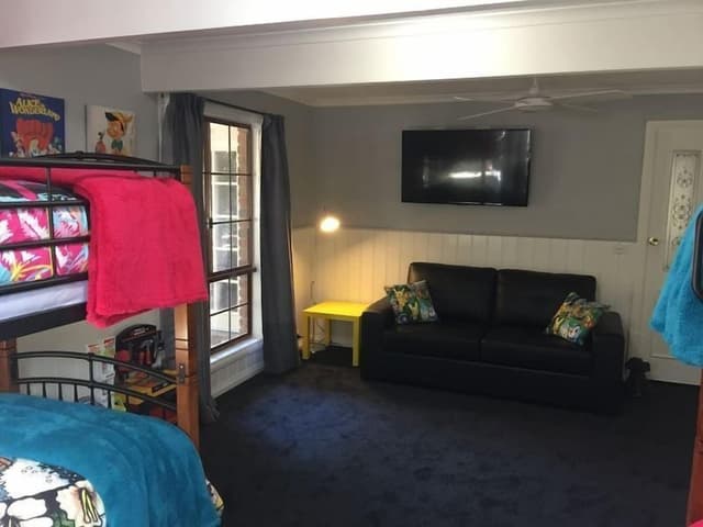 House, 5 Bedrooms