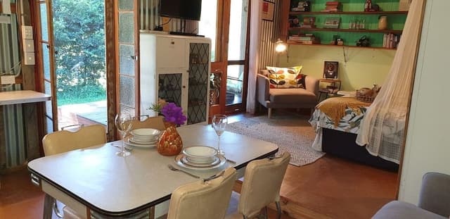 Fig Tree Retro Studio (Pets welcome)