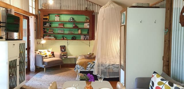 Fig Tree Retro Studio (Pets welcome)