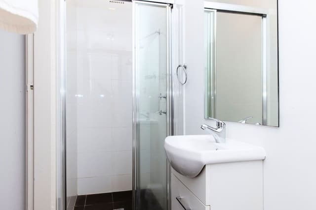 Standard Room, 1 Queen Bed, Non Smoking, Ensuite
