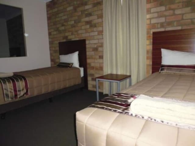Deluxe large family suite