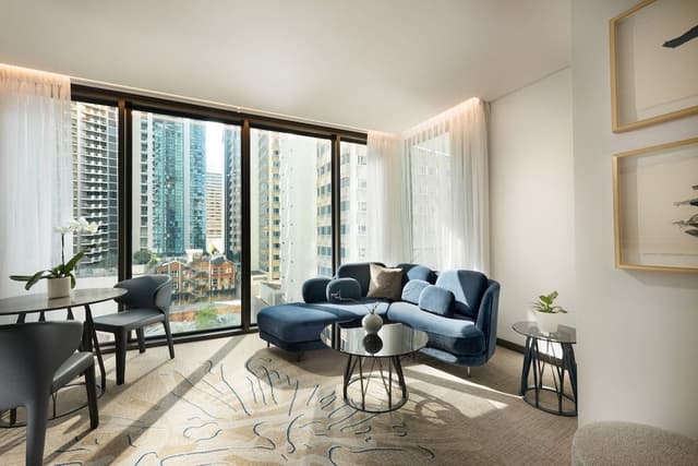 Club Suite, 1 King Bed, City View (Balcony)