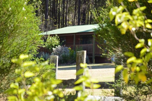 Lavender - 2 Bedroom Cottage (Not Pet Friendly)