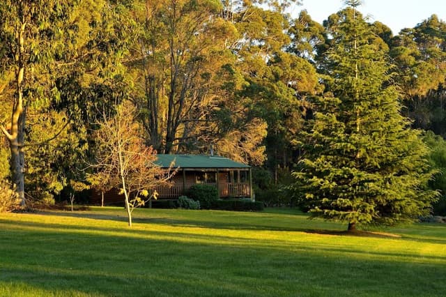 Orchard - 2 Bedroom Cottage (Not Pet Friendly)