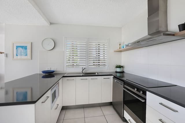 Andari Offsite Apartment Ocean Views (2/11 Belmore)