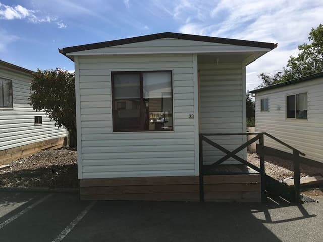 Economy Cabin - Sleeps 4