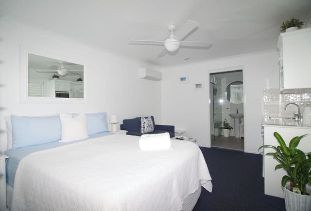Deluxe Room, 1 Queen Bed