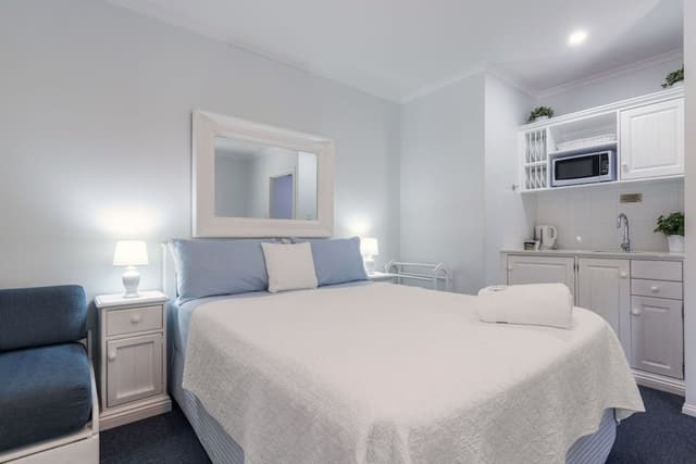 Deluxe Room, 1 King Bed