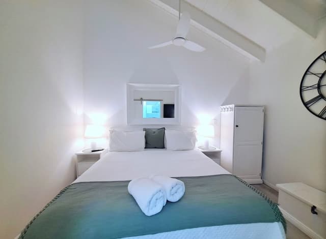Deluxe Room, 1 King Bed