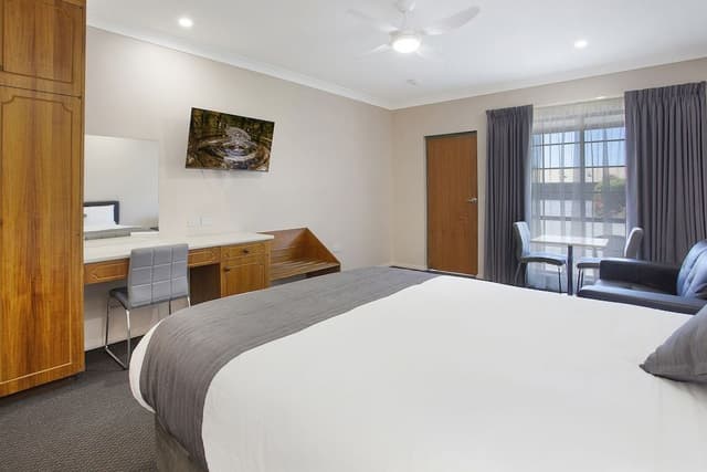 Deluxe Room, 1 Queen Bed