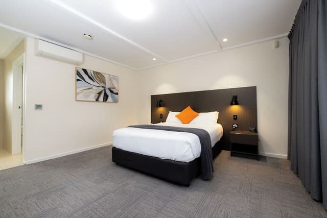 Premier Room, Queen Accessible