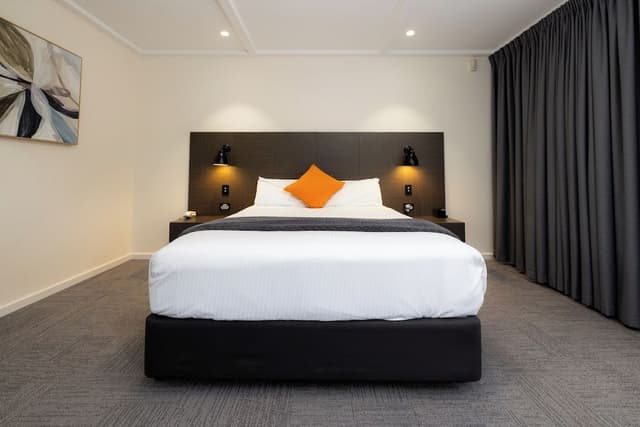 Premier Room, Queen Accessible