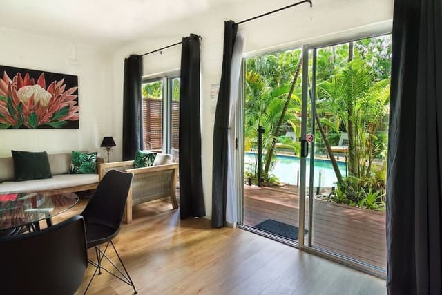 2 Bedroom Apartment with Direct Pool Access