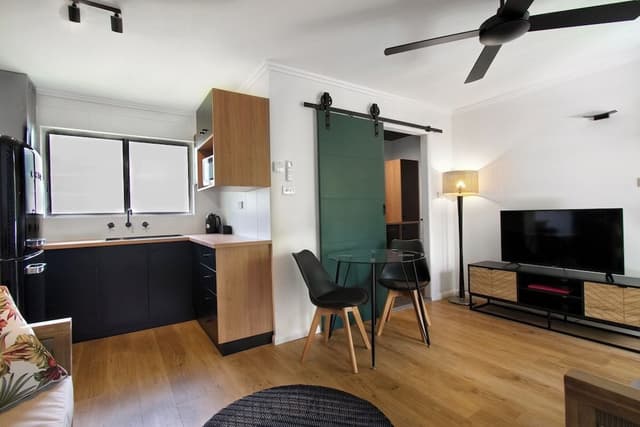 1 Bedroom Apartment with Pool View