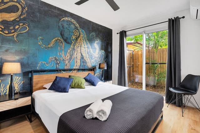 2 Bedroom Apartment with Direct Pool Access