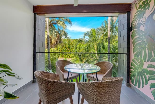 2 Bedroom Apartment with Balcony, Garden View