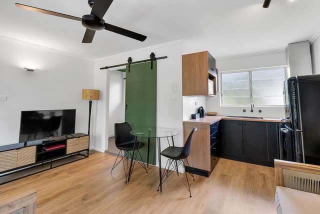 1 Bedroom Apartment with Pool View
