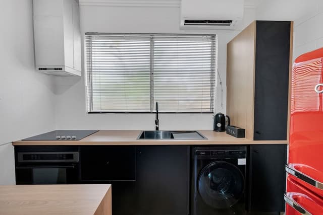 2 Bedroom Apartment with Direct Pool Access