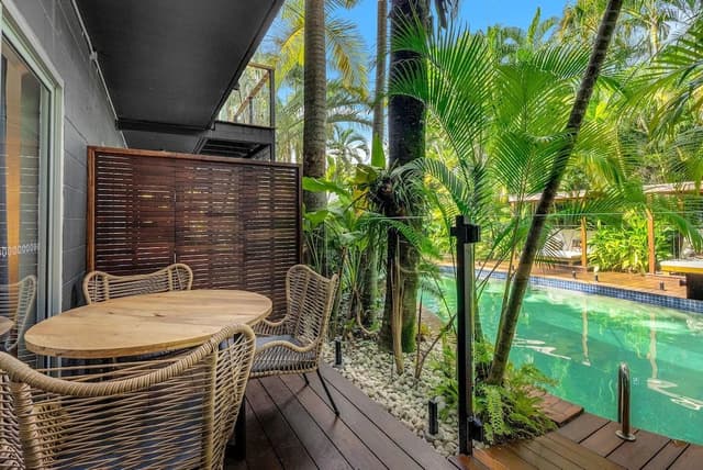 2 Bedroom Apartment with Direct Pool Access