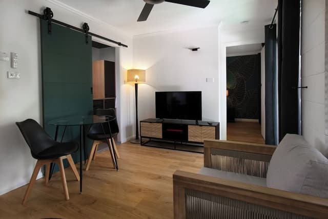 1 Bedroom Apartment with Pool View