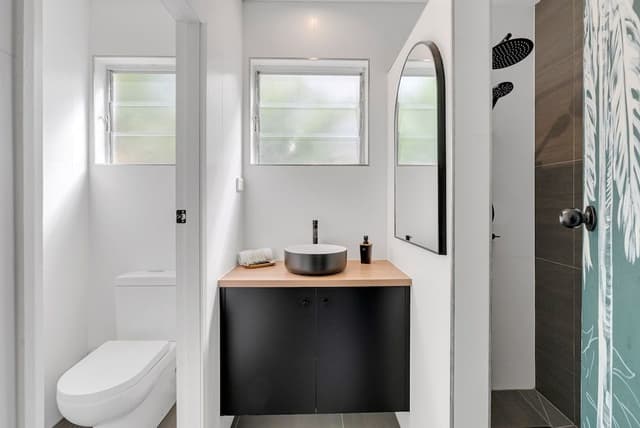 2 Bedroom Apartment with Direct Pool Access