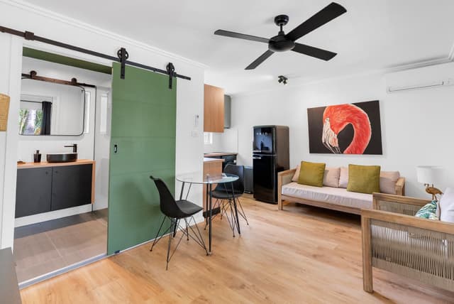 1 Bedroom Apartment with Pool View