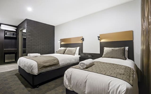 Executive Double or Twin Room, 1 Queen Bed and 1 Single Bed