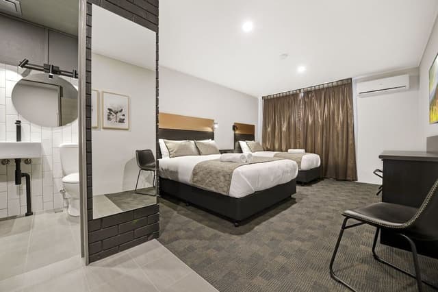 Executive Double or Twin Room, 1 Queen Bed and 1 Single Bed
