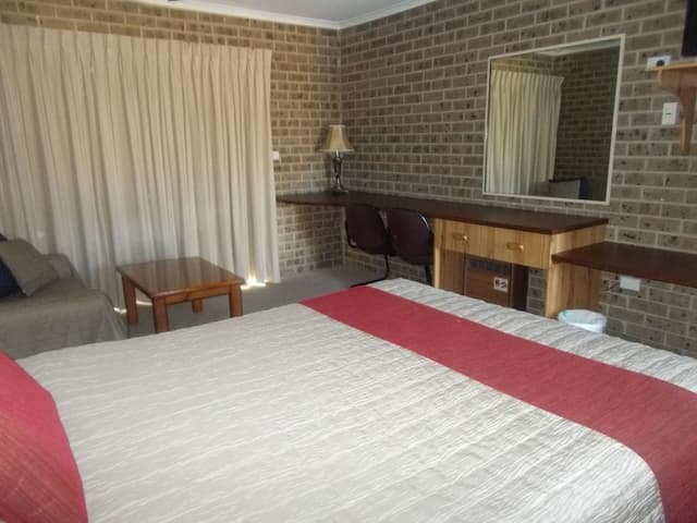 Standard Room, 1 Queen Bed, Non Smoking, Kitchenette (Queen Room)