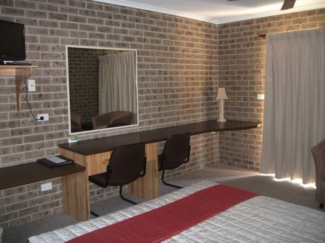 Standard Room, 1 Queen Bed, Non Smoking, Kitchenette (Queen Room)