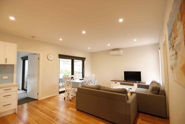 Deluxe 4 Bedroom Holiday House
