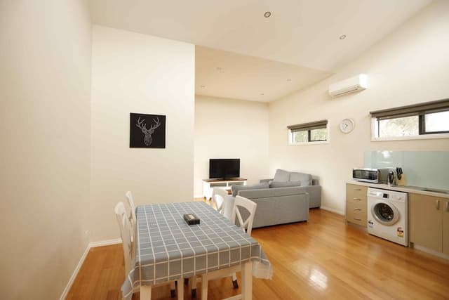 Deluxe 4 Bedroom Holiday House