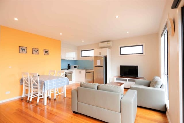 Deluxe 4 Bedroom Holiday House