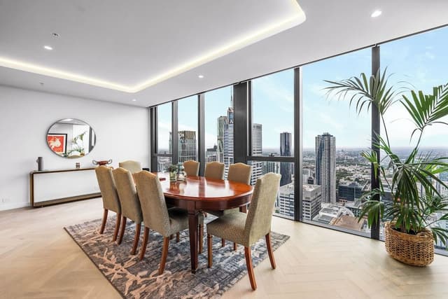 3 Bedroom 3 Bathroom City View Sub Penthouse Apartment