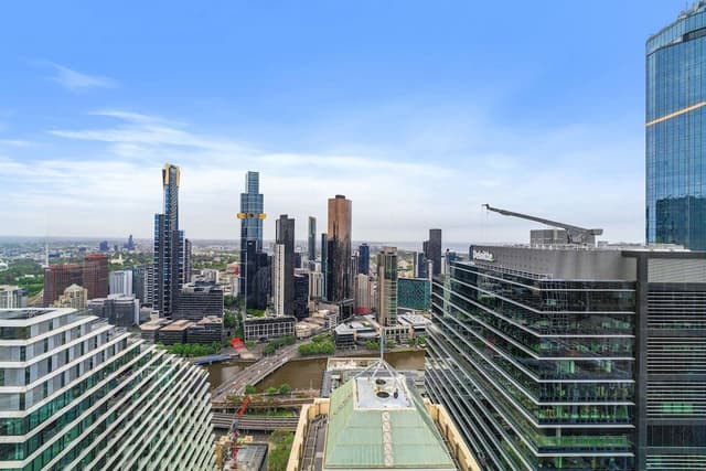3 Bedroom 3 Bathroom City View Apartment