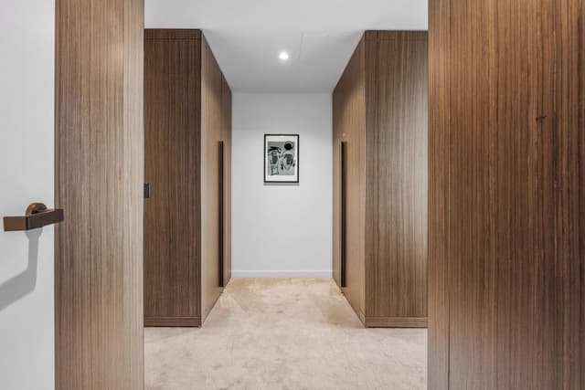 3 Bedroom 3 Bathroom City View Sub Penthouse Apartment