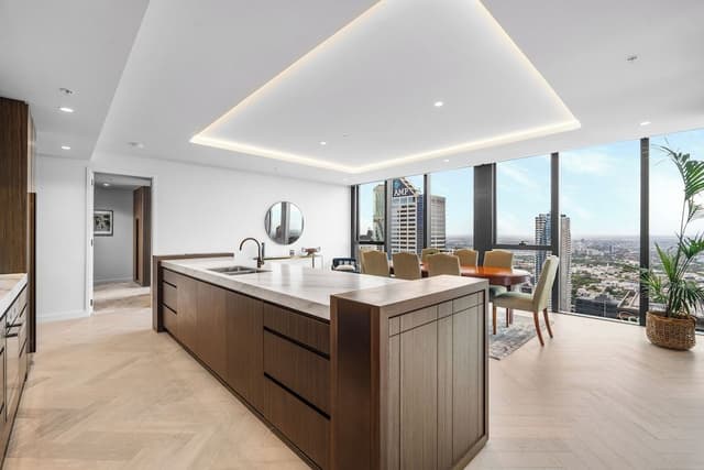 3 Bedroom 3 Bathroom City View Sub Penthouse Apartment