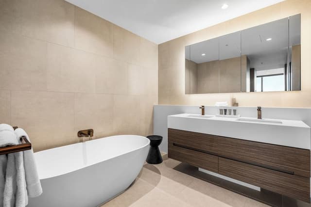 3 Bedroom 3 Bathroom City View Sub Penthouse Apartment