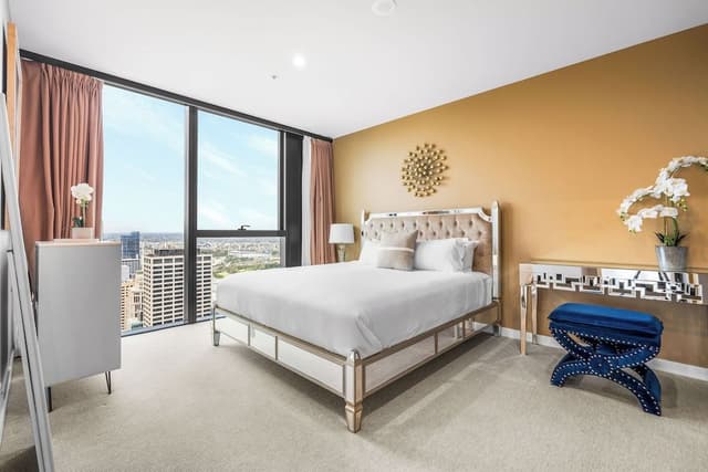 3 Bedroom 3 Bathroom City View Apartment